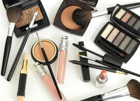 Makeup Low-Cost