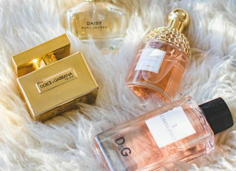 Perfumes y Cosmética
