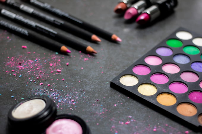 Makeup Low-Cost